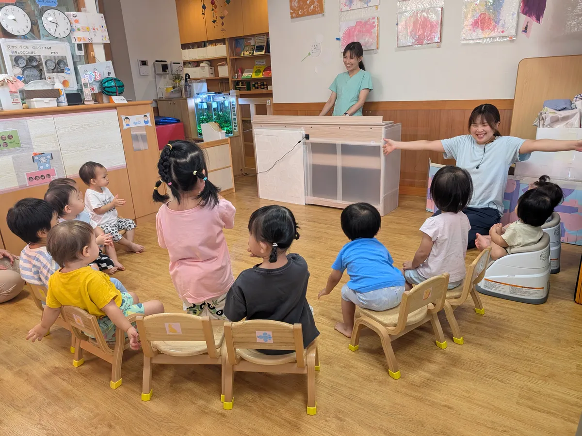 朝の会のようす(元町はっと保育園)